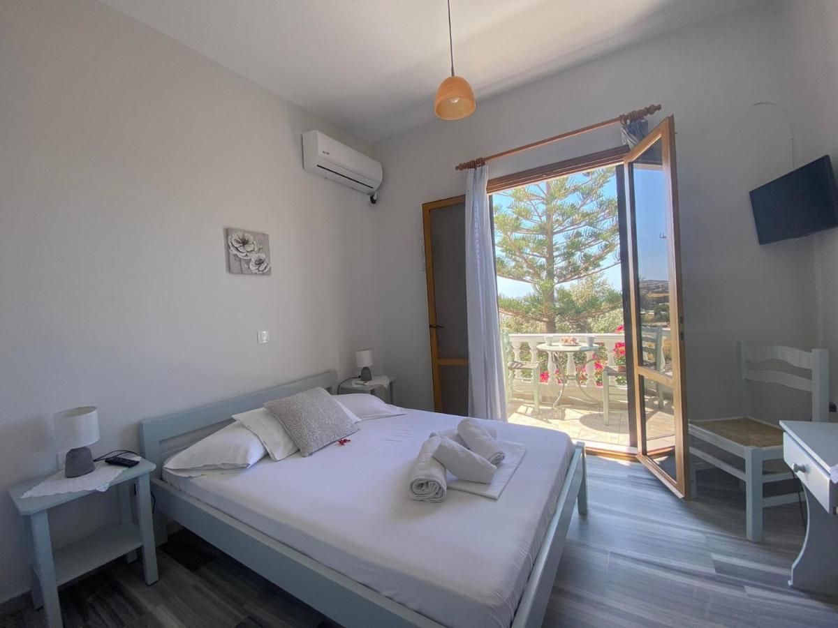 Stelios Zalonis Apartments Tínos エクステリア 写真