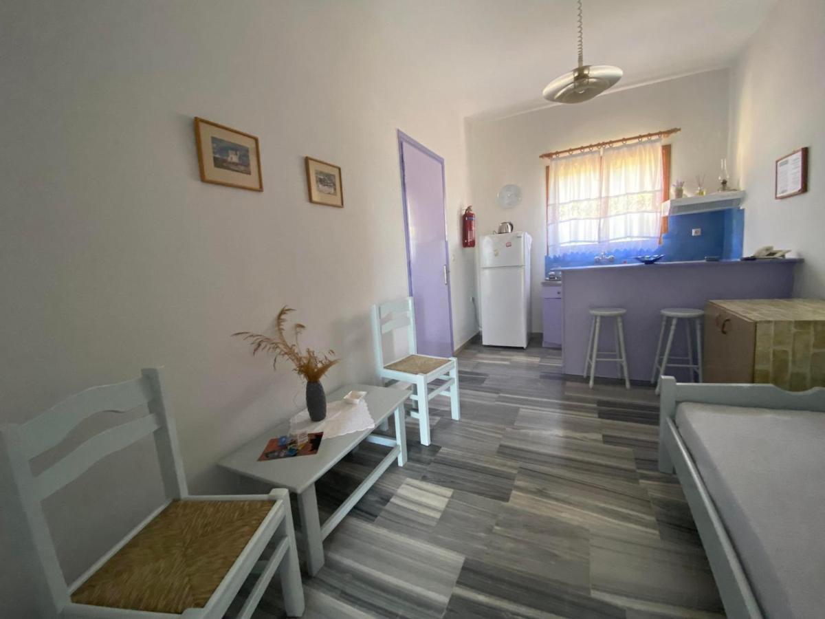 Stelios Zalonis Apartments Tínos エクステリア 写真