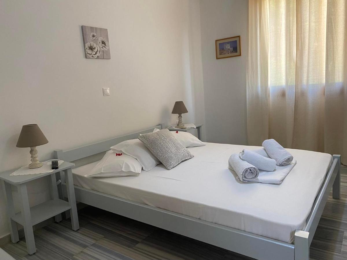 Stelios Zalonis Apartments Tínos エクステリア 写真