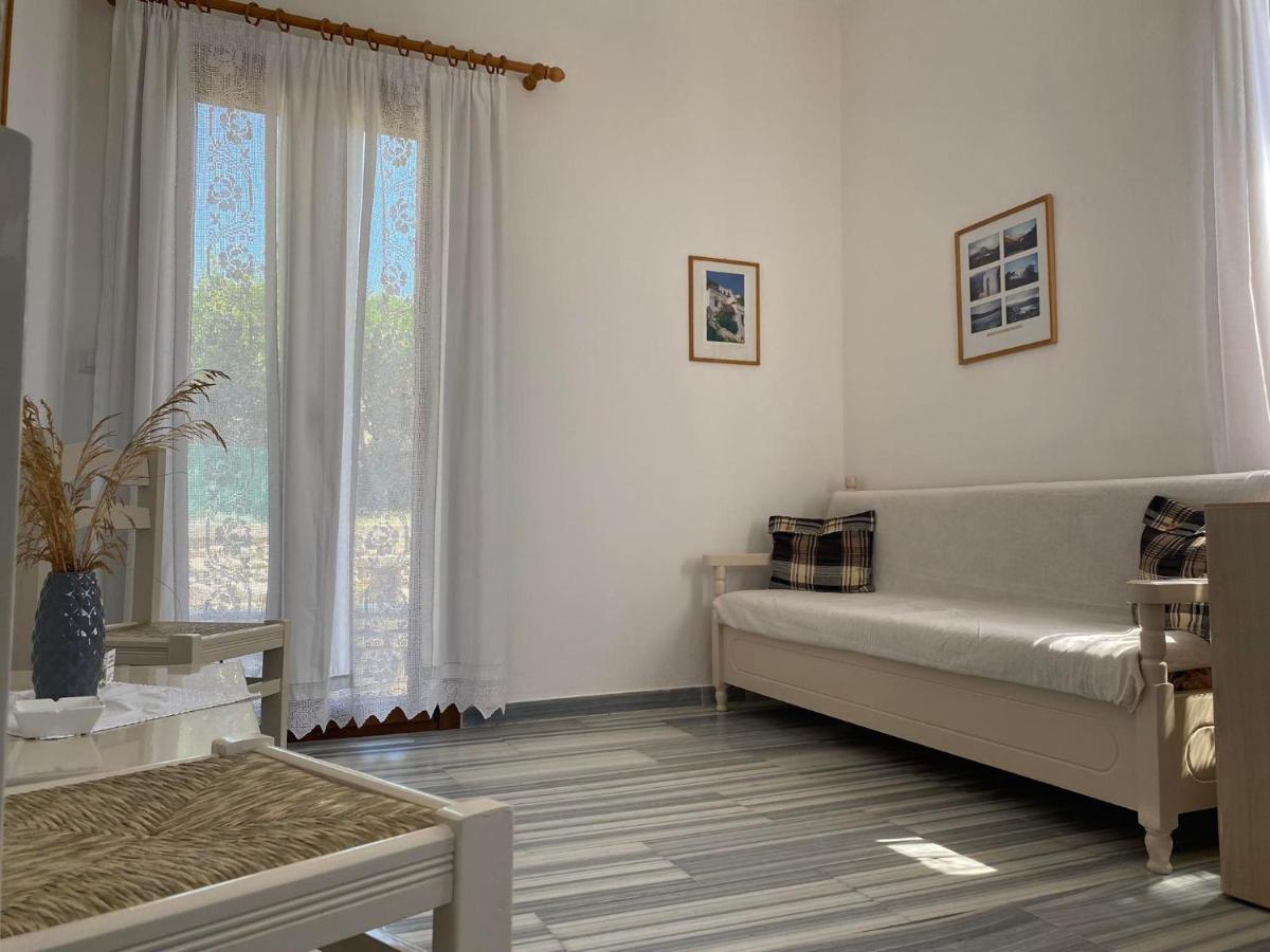 Stelios Zalonis Apartments Tínos エクステリア 写真