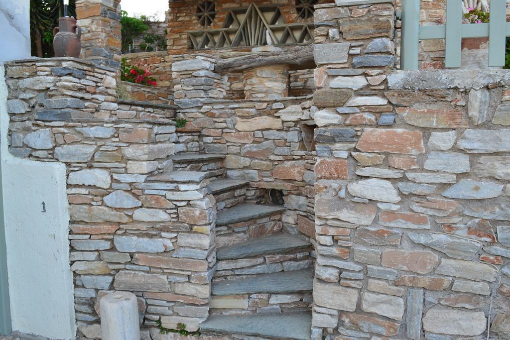 Stelios Zalonis Apartments Tínos エクステリア 写真