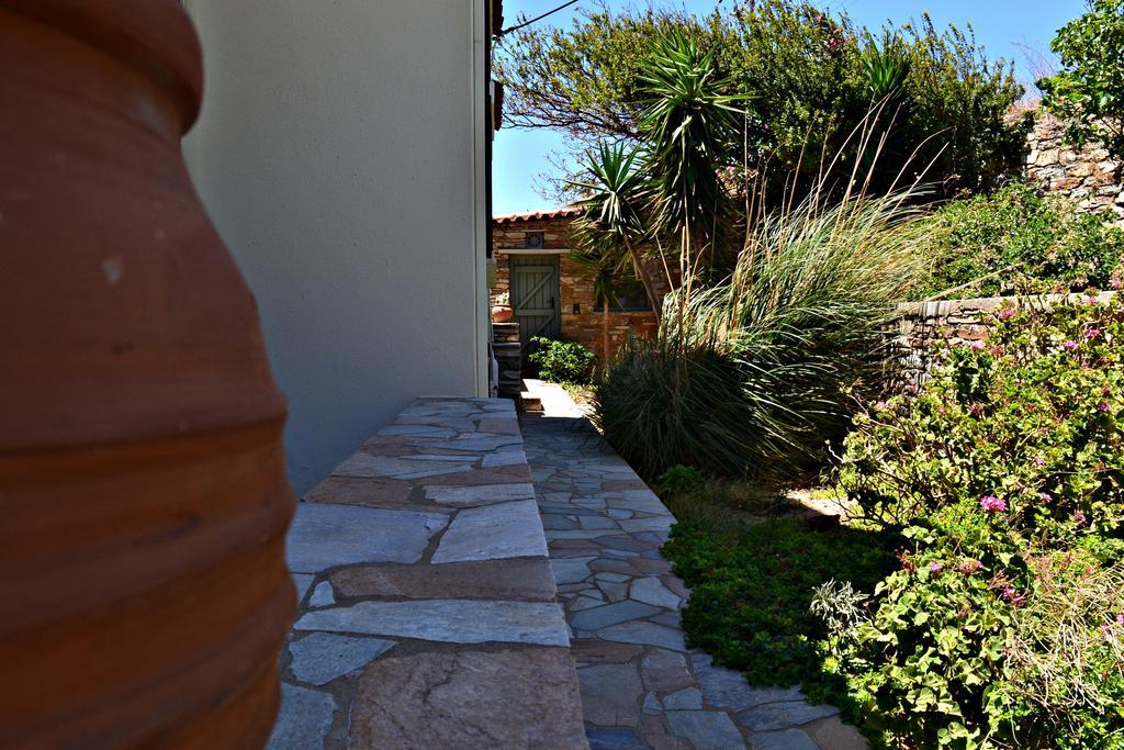 Stelios Zalonis Apartments Tínos エクステリア 写真